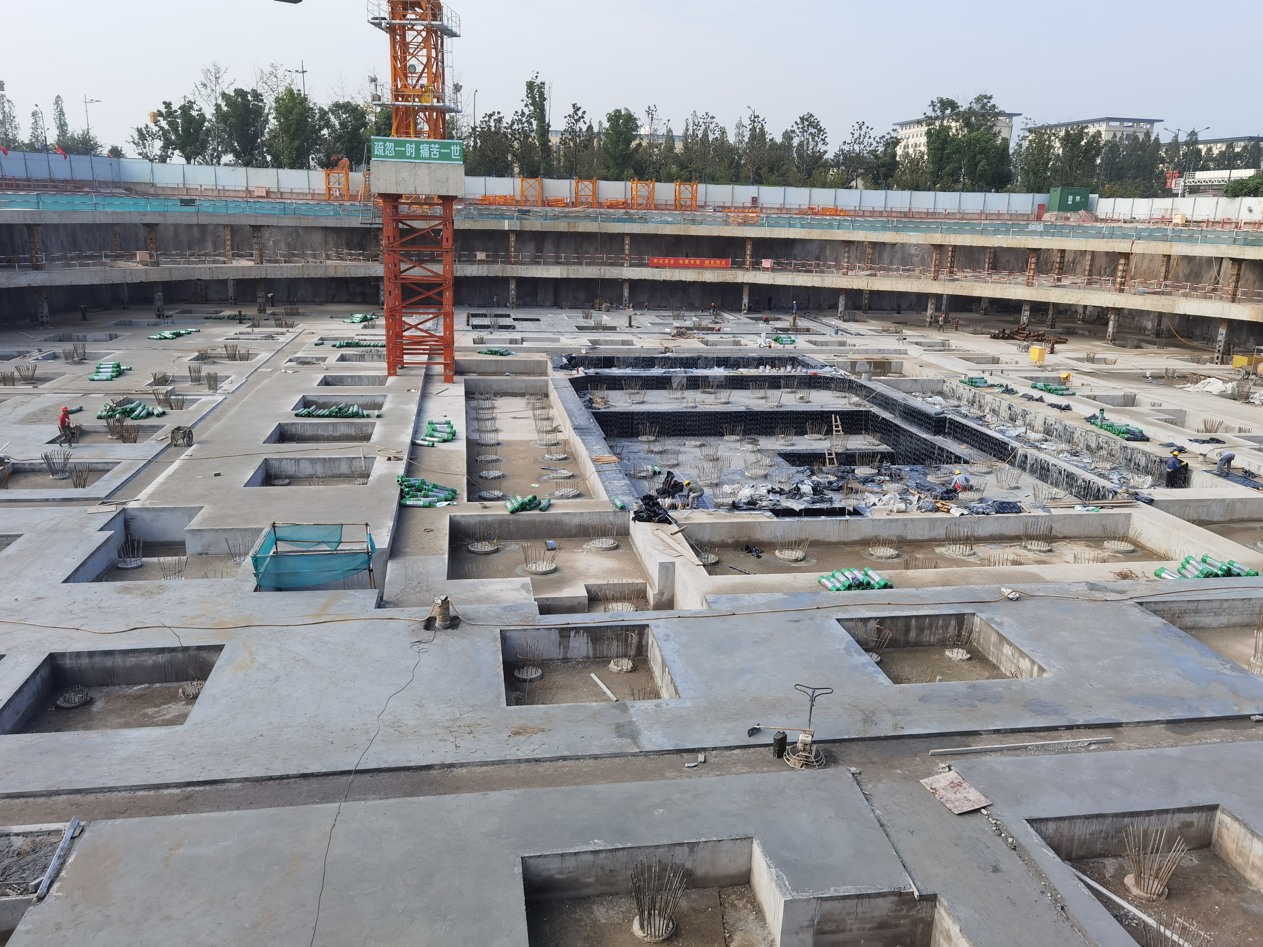 年度目標整體受控，各項工作穩(wěn)步推進 ——蘇州一建召開半年度工作推進會。